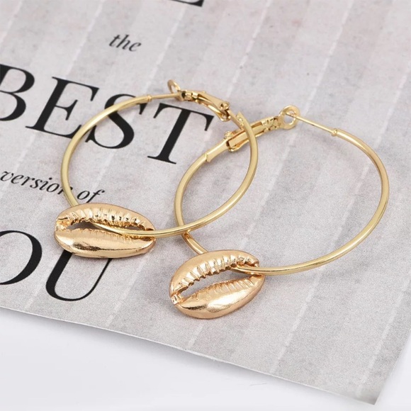 Bohemian “By the Seaside” Seashell Hoop Earrings - Picture 3 of 5